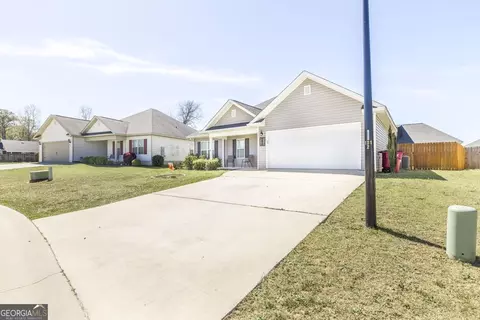 206 Kathryn Pl, Centerville, GA 31028