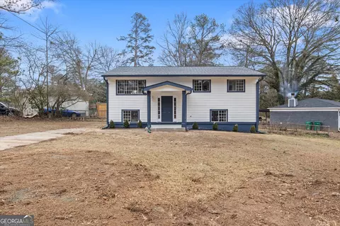 1276 Pineglen Dr, Riverdale, GA 30296