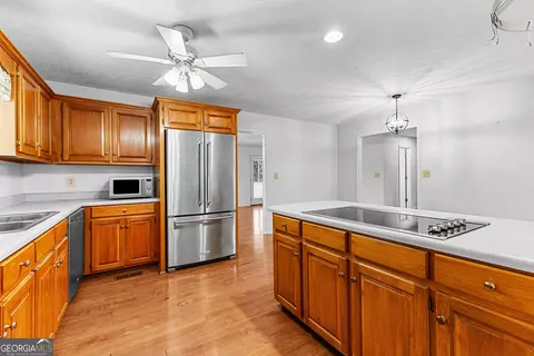 Kitchen - 214 Long Cove Dr, Lagrange, GA 30240 photo 4 of 4