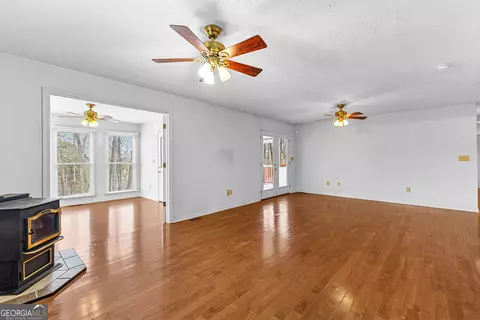 Living - 214 Long Cove Dr, Lagrange, GA 30240 photo 2 of 5