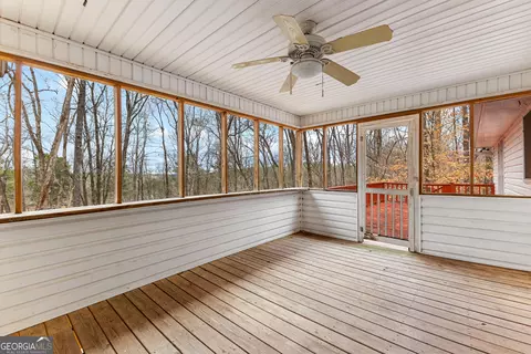 Exterior - 214 Long Cove Dr, Lagrange, GA 30240 photo 5 of 9