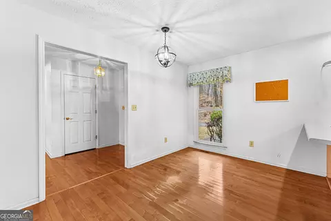 Entry Way - 214 Long Cove Dr, Lagrange, GA 30240 photo 3 of 4