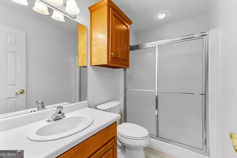 Bath - 214 Long Cove Dr, Lagrange, GA 30240 photo 1 of 3