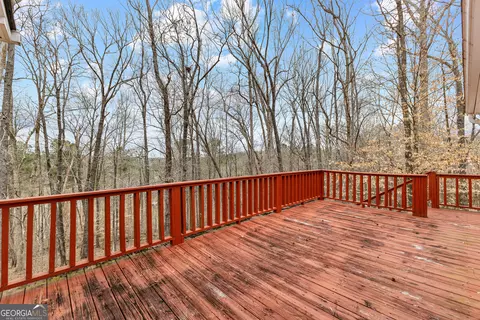Exterior - 214 Long Cove Dr, Lagrange, GA 30240 photo 6 of 9