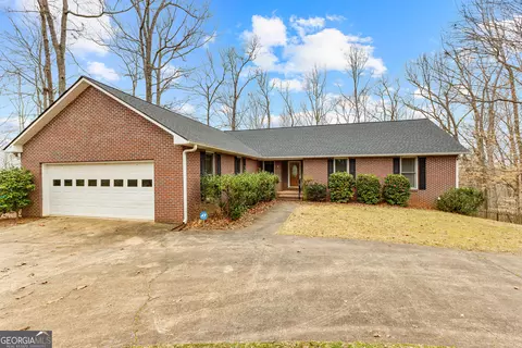 214 Long Cove Dr, Lagrange, GA 30240
