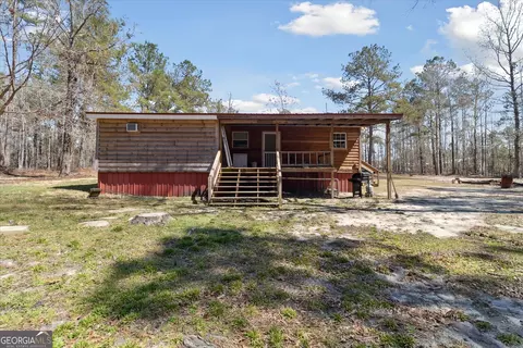97 Meadow Rd, Swainsboro, GA 30401