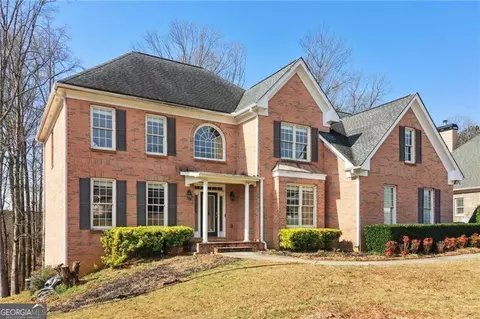 918 Edgewater Dr, Loganville, GA 30052