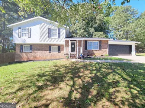 208 Willows Ct, Riverdale, GA 30274