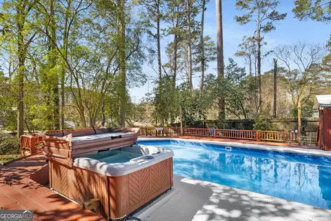1175 Kingsley Cir NE, Atlanta, GA 30324