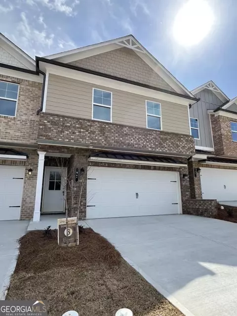 21 Creekside Commons Dr, Hoschton, GA 30548