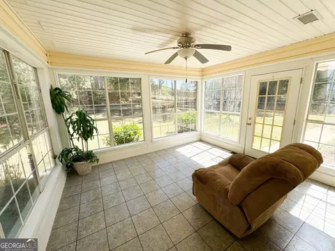 Exterior - 199 Lake Forest Dr, Lagrange, GA 30240 photo 5 of 9
