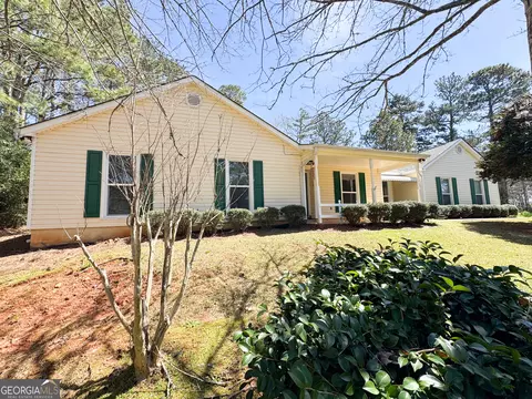 Exterior - 199 Lake Forest Dr, Lagrange, GA 30240 photo 2 of 9