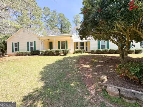 Exterior - 199 Lake Forest Dr, Lagrange, GA 30240 photo 3 of 9