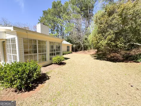 Exterior - 199 Lake Forest Dr, Lagrange, GA 30240 photo 8 of 9