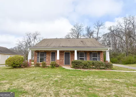 204 Northside Dr, Barnesville, GA 30204