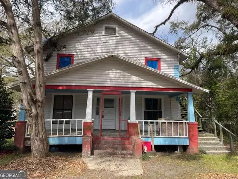628 SE Peal St, Collins, GA 30421