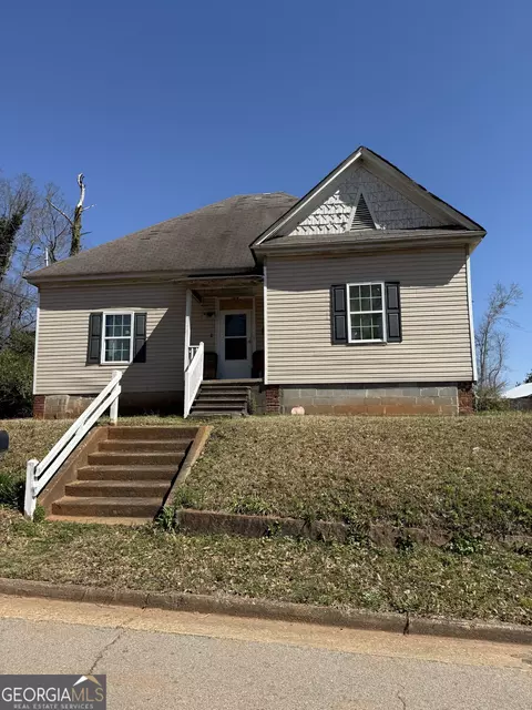 14 Pinson St, Newnan, GA 30263