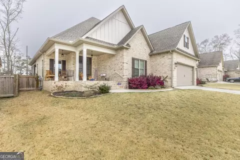 228 Landings Pointe Ln, Warner Robins, GA 31088
