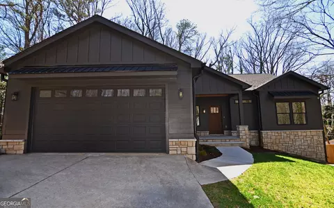 2078 Lyle Ave, College Park, GA 30337