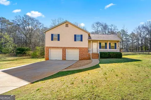 135 Tanyard Ct, Newborn, GA 30056