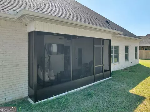Exterior - 421 Stonegate Trl, Perry, GA 31069 photo 4 of 10