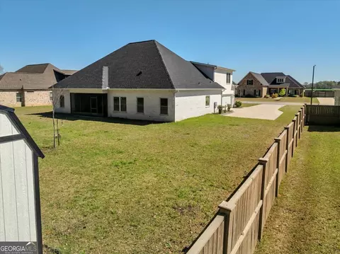 Exterior - 421 Stonegate Trl, Perry, GA 31069 photo 6 of 10