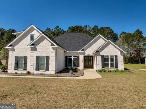 421 Stonegate Trl, Perry, GA 31069