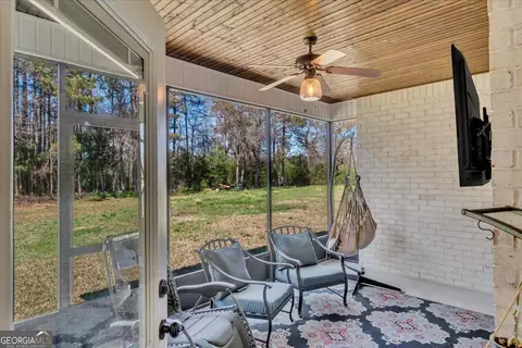 Exterior - 421 Stonegate Trl, Perry, GA 31069 photo 2 of 10