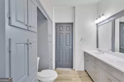 Bath - 737 Leonard Rd, Lagrange, GA 30241 photo 6 of 6
