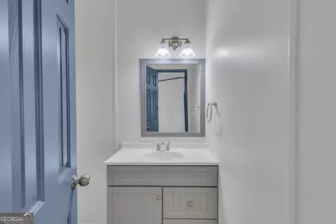 Bath - 737 Leonard Rd, Lagrange, GA 30241 photo 2 of 6