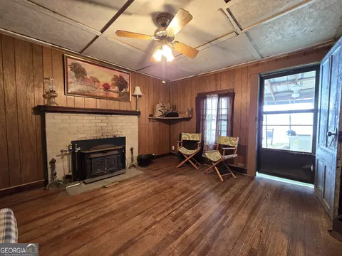 Living - 1720 Campbell Rd, Covington, GA 30014 photo 3 of 4