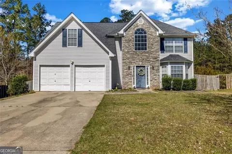 6031 Autumn Green Dr, Fairburn, GA 30213