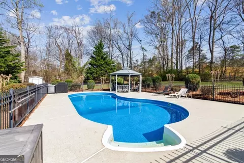 102 Lauren Marie Dr, Braselton, GA 30517