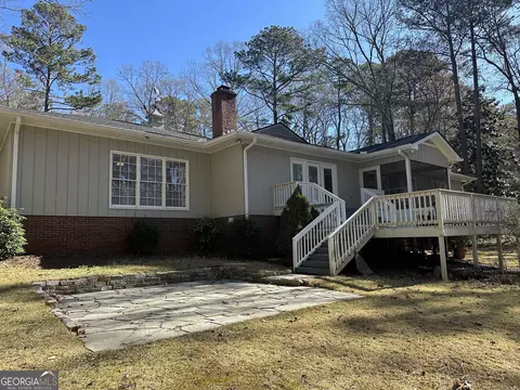 Exterior - 1071 Cameron Mill Rd, Lagrange, GA 30240 photo 4 of 8