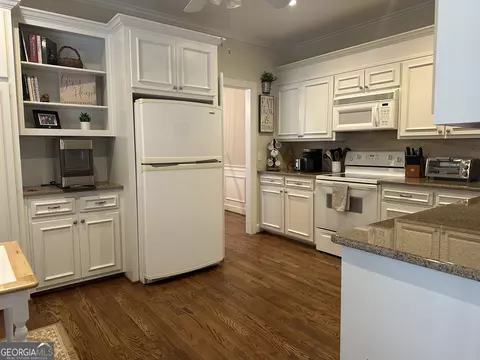 Kitchen - 1071 Cameron Mill Rd, Lagrange, GA 30240 photo 1 of 2