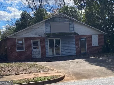 117 Martin Luther King Jr Dr, Milledgeville, GA 31061