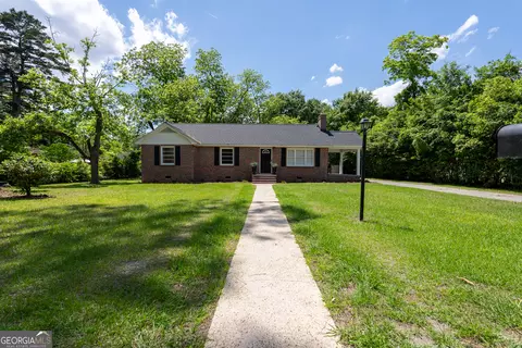 375 Palmer St SW, Pelham, GA 31779