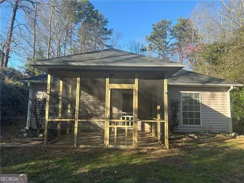 5860 Elm Tree Dr, Buford, GA 30518 photo 16