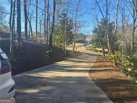 5860 Elm Tree Dr, Buford, GA 30518 photo 19