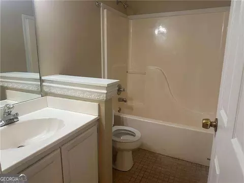 5860 Elm Tree Dr, Buford, GA 30518 photo 8