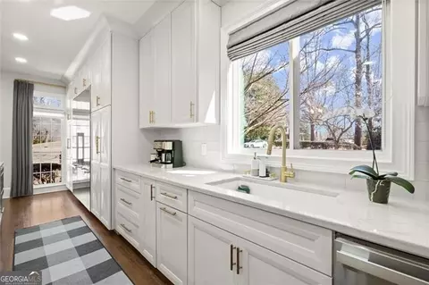 Kitchen - 2758 Chieftain Run, Duluth, GA 30097 photo 4 of 8