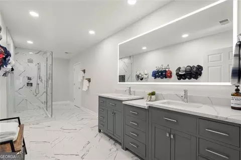 Bath - 2758 Chieftain Run, Duluth, GA 30097 photo 5 of 11