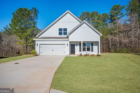 105 Creekside Knl, Grantville, GA 30220