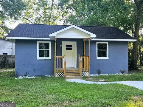201 E 6th St, West Point, GA 31833