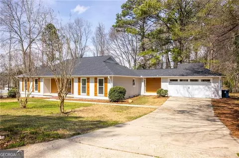 520 N Cedarbrook Dr, Auburn, AL 36830