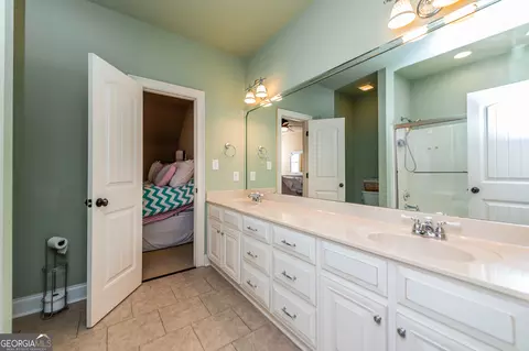 Bath - 103 Vanguard Ct, Centerville, GA 31028 photo 3 of 14
