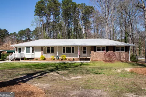 3701 Rainbow Cir, Snellville, GA 30039