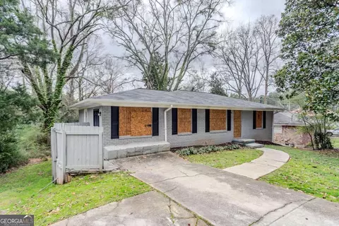 1826 Meadowglades Dr, Decatur, GA 30035