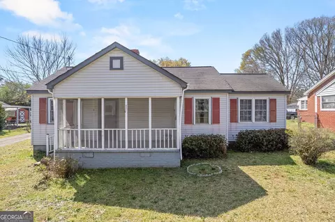 31 Sprayberry Rd, Newnan, GA 30263
