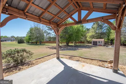 Exterior - 39 Chatham Ct, Williamson, GA 30292 photo 5 of 9